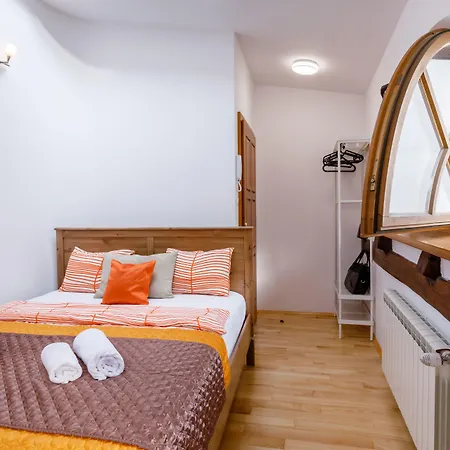 Ok Main Square Apartment *